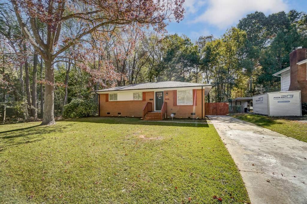 Charlotte Charm Haven With Outdoor Tv Villa Exterior photo