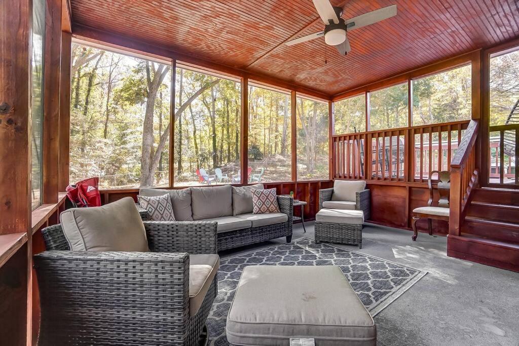 Charlotte Charm Haven With Outdoor Tv Villa Exterior photo