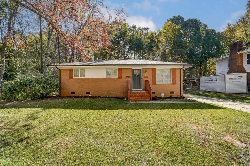 Charlotte Charm Haven With Outdoor Tv Villa Exterior photo