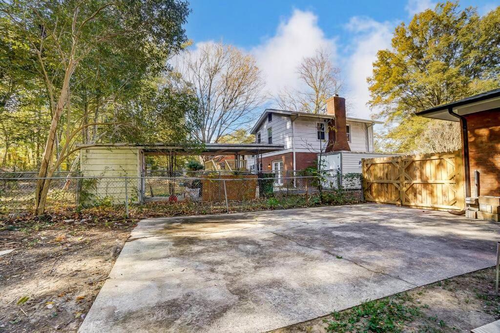 Charlotte Charm Haven With Outdoor Tv Villa Exterior photo
