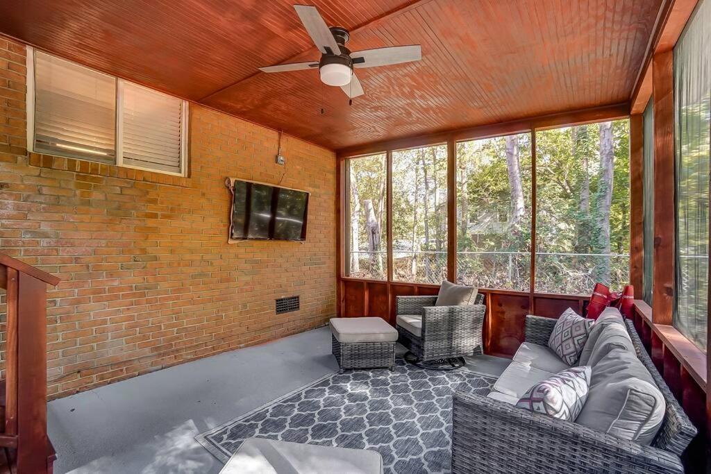Charlotte Charm Haven With Outdoor Tv Villa Exterior photo